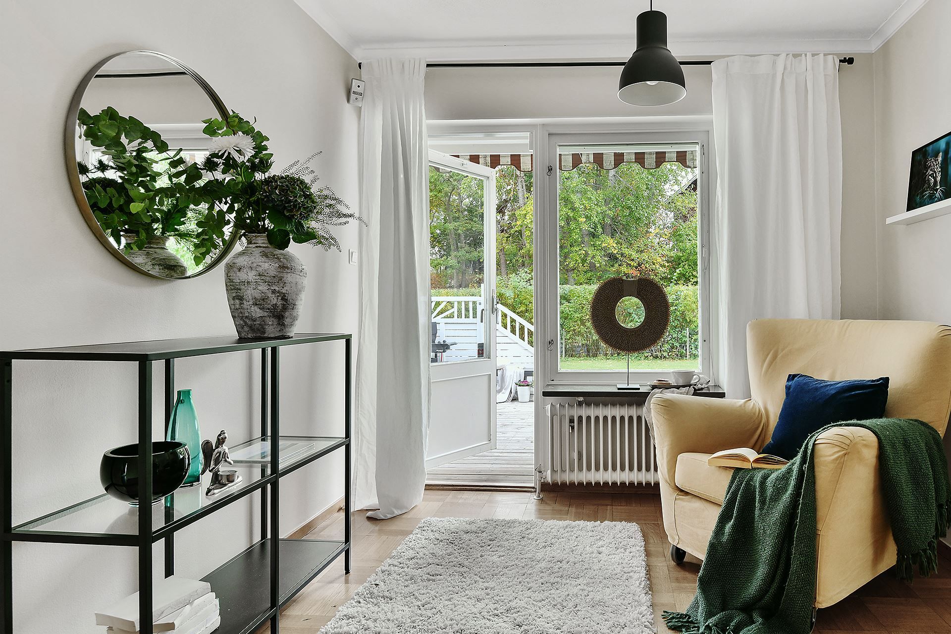 Utgång till altanen från vardagsrummet